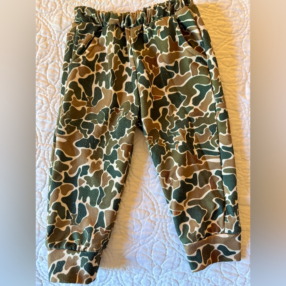 LA BONNE SOIRÉE Boutique Baby Christmas Camo Long SleeveT Shirt Pants Set 12-18M - Picture 5 of 6